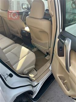 تۆیۆتا لاندكروزر پرادۆ